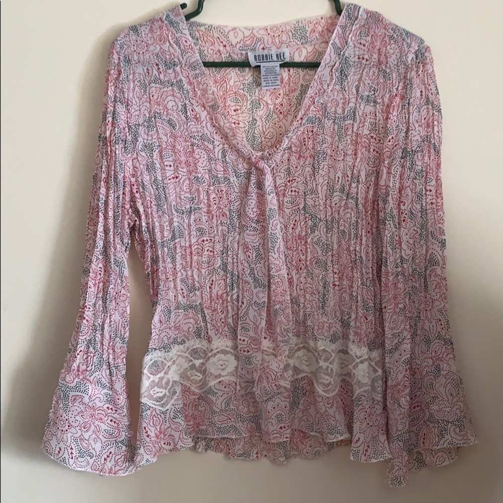 Robbie Bee blouse. Bell sleeves. L
